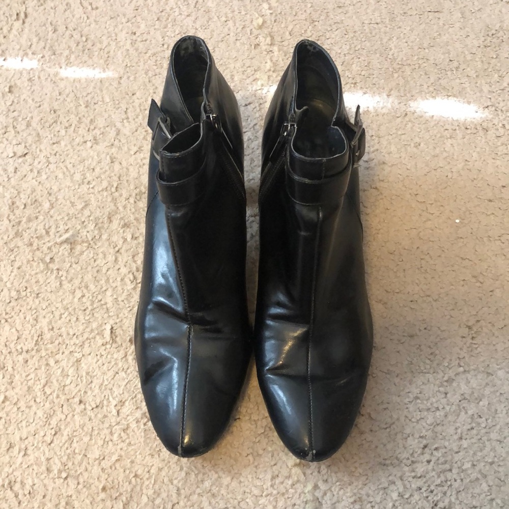 Black Ankle Books - Picture 2 of 4